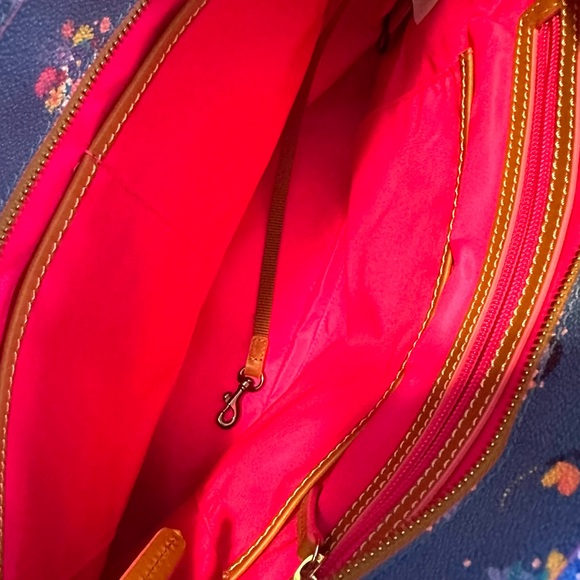 Disney Dooney & Bourke Epcot International Flower & Garden Festival  2021 Tote - Picture 6 of 10